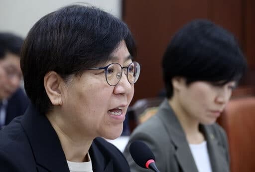 진료실 영상 음란물 사이트 유출…정은경 장관 '의료기관 보안 획기적 강화'