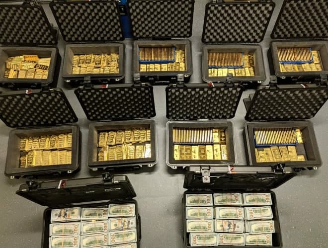 "극비 작전" 핑계로 2600억 챙긴 전 CIA 간부, 자택서 금괴 300개 쏟아져