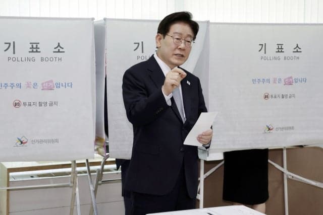 선관위, 이재명 대통령 투표지 노출 논란에 "공개된 것 아니다" 입장 재확인