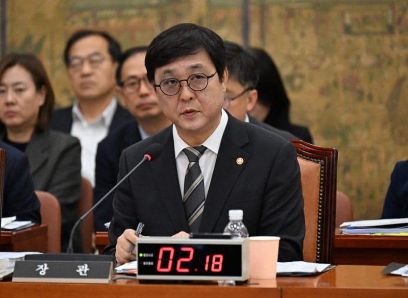 최휘영 장관, '암살자(들)' 논란에 "창작의 자유 개입 안 해, 관객이 판단할 문제"