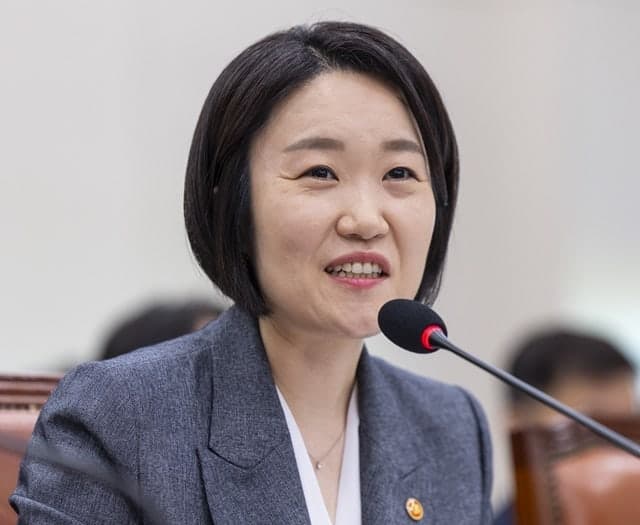 이소영 중기부 장관, 납품대금연동제 전면 재검토 및 청창사 유지 시사