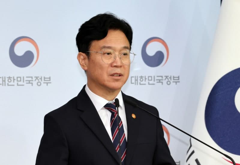 김영훈 노동장관 '메가특구 노사정 대화, 합의는 어렵지만 시작에 의미'