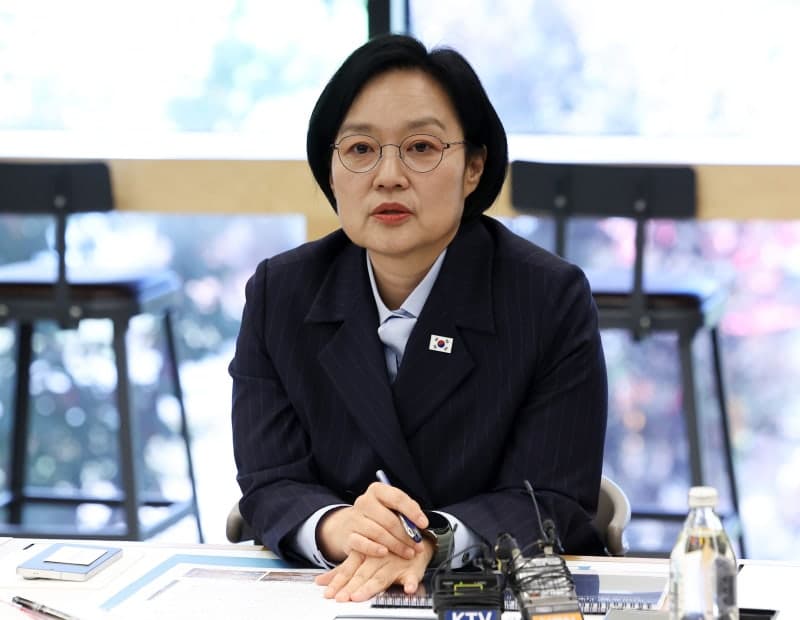 한성숙 국무총리, 중기부 장관 시절 '텔레그램 업무지시' 및 국감 자료 사전검열 논란