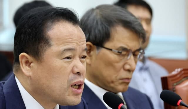 위철환 선관위원장 직무대행 "선거 관리 근본 다시 세우고 전면 쇄신할 것"