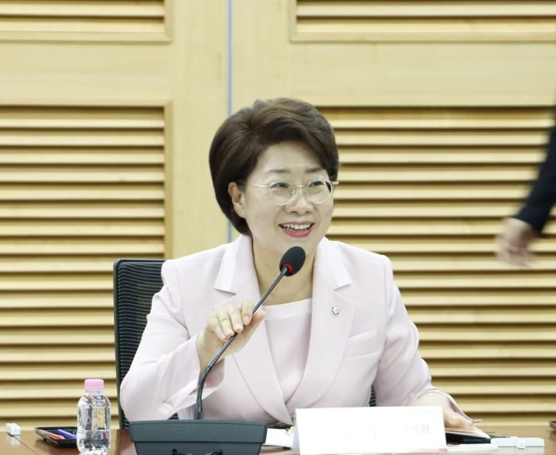 기초연금 '하후상박' 개편 논란…내년 1분기 지급액 동결에 '반쪽 개편' 비판