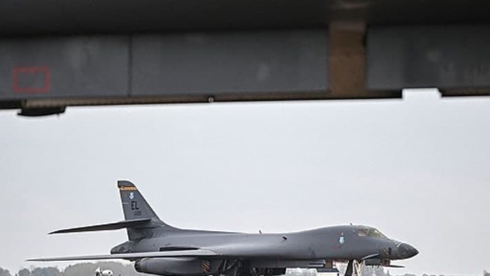 美, 이란 드론 공격 위협에 영국 기지 B-1 전략폭격기 12대 긴급 철수
