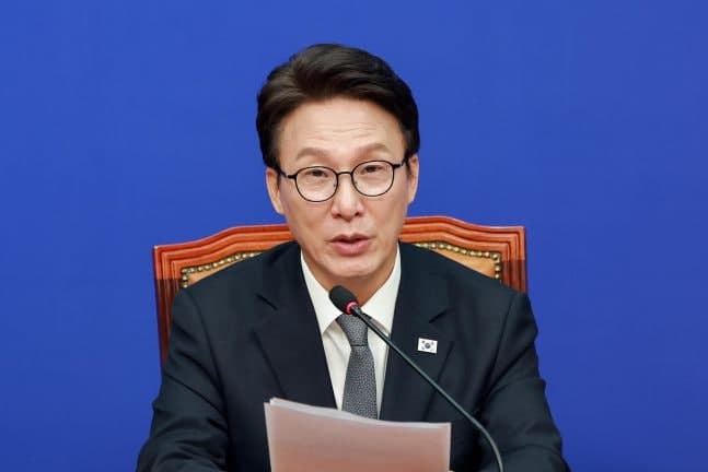 김민석 "조희대, 떳떳하면 물러나라"…김지용 중수청장 청문회 14일 개최