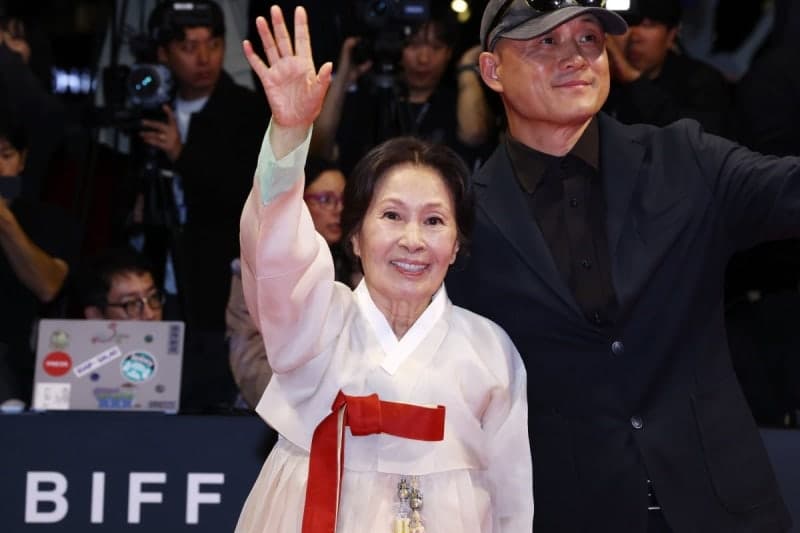 85세 김혜자, 건강이상설 일축…“단순 감기 기운, 부국제 일정 예정대로”