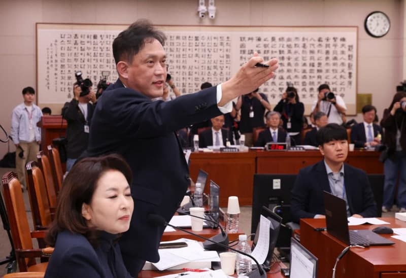 부엉이바위 발언 김태규 의원, 민주당 제명 촉구에 여야 공방 격화