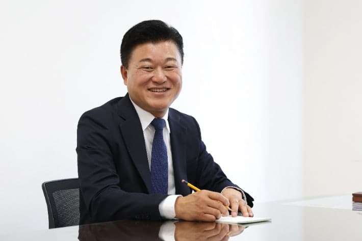 신용한 충북지사, 취임 후 첫 해외 출장…중국 선전서 '충북 세일즈'