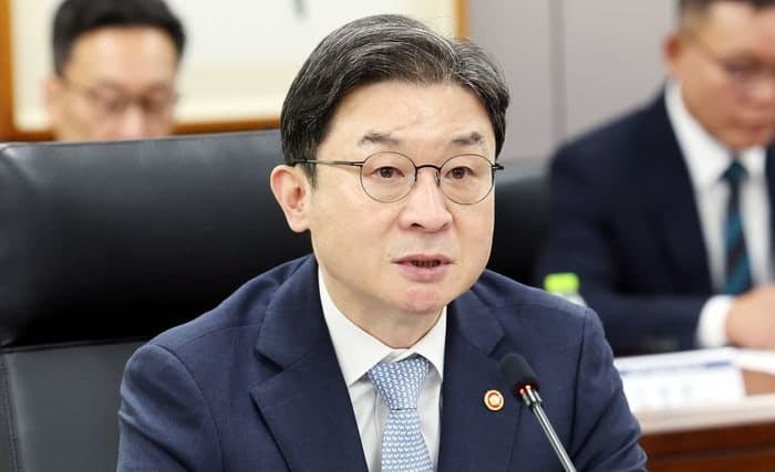 이억원 금융위원장 "디지털자산기본법 막바지 협의…글로벌 흐름 뒤처지지 않겠다"