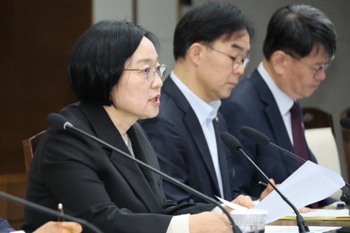 한성숙 총리 "2031년까지 어업 규제 절반 감축…현실 안 맞는 규제 과감히 개선"