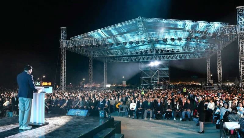 2026 나주영산강축제 개막 첫날 9만 명 운집…가을 정취 물든 영산강