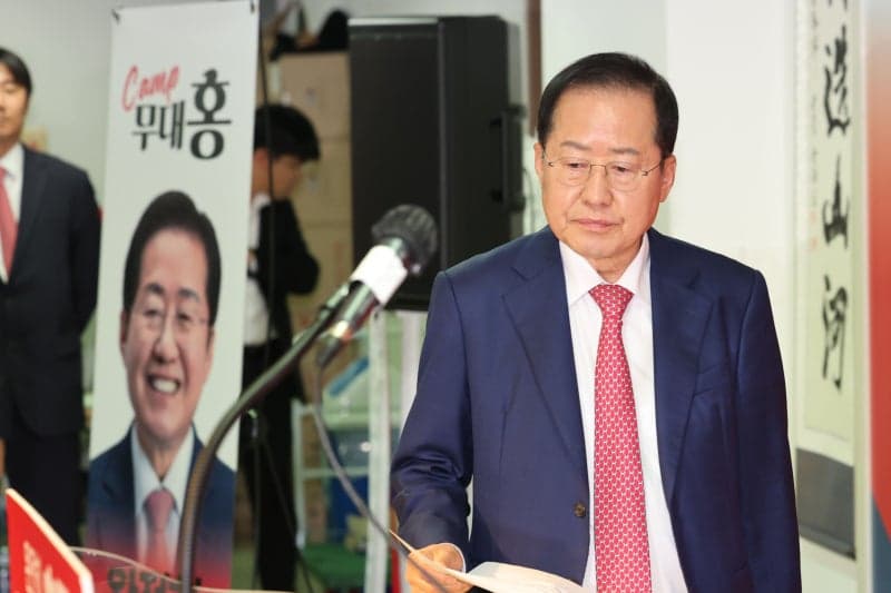 홍준표 "철부지 선수 한마디에 병역특례 폐지 논의, 한국 정치 수준 한심하다"