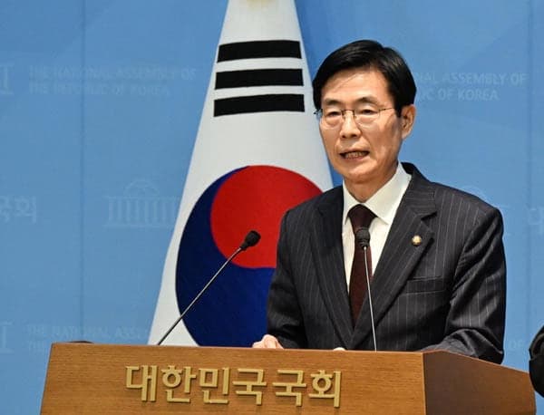 조경태 의원 봉하마을 참배 예고에 민주당 "노무현 이름 정치에 이용 말라"