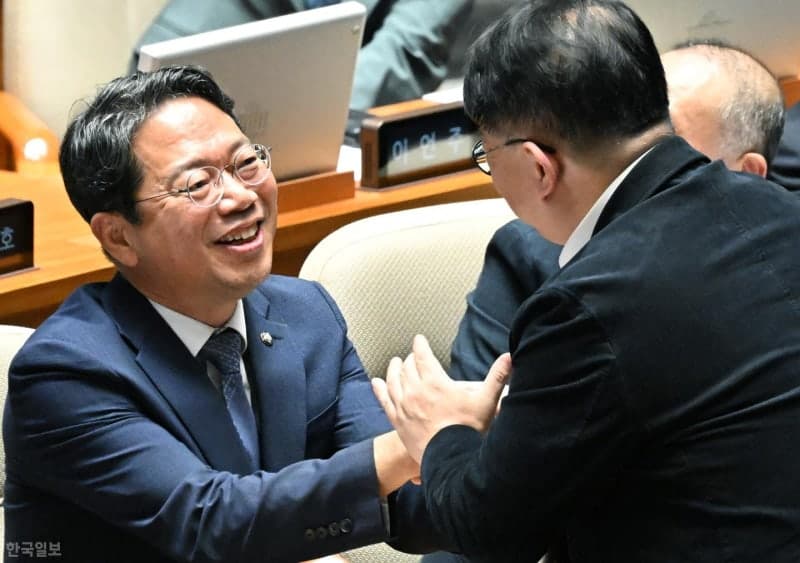 공수처, '신약 청탁 의혹' 김승원 의원 고발인 조사 착수