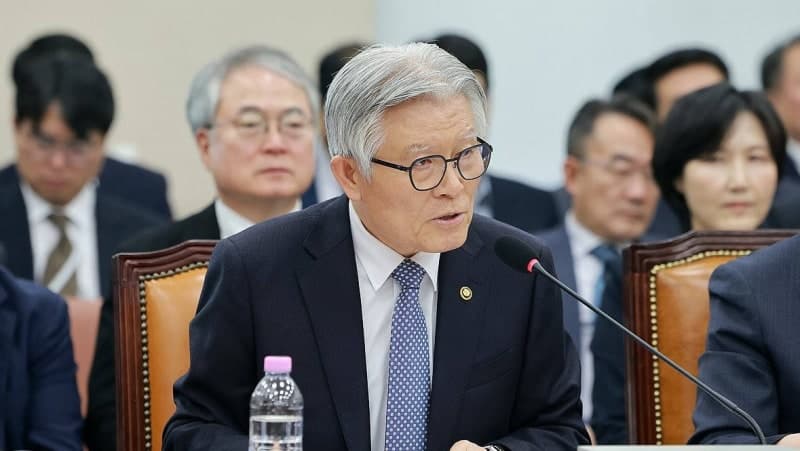 최동석 인사처장, 여성 수험생 풀메이크업·하이힐 발언 논란에 사과