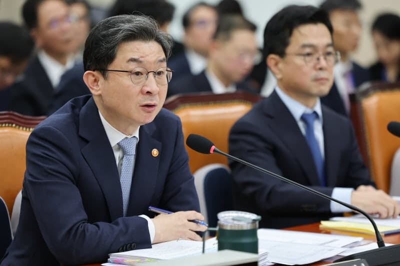 상호금융 조합 절반이 적자…이억원 금융위원장 '사업모델 근본적 고민'