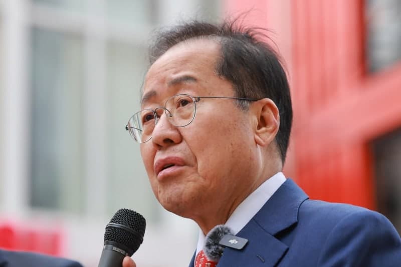 홍준표 "철부지 발언에 병역특례 폐지 논의라니, 정치권 수준 한심"