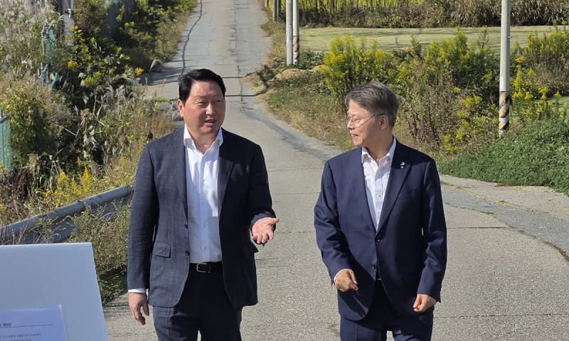 호남 반도체 부지 찾은 최태원 SK 회장 "전력·용수 늦어도 선제 착공"