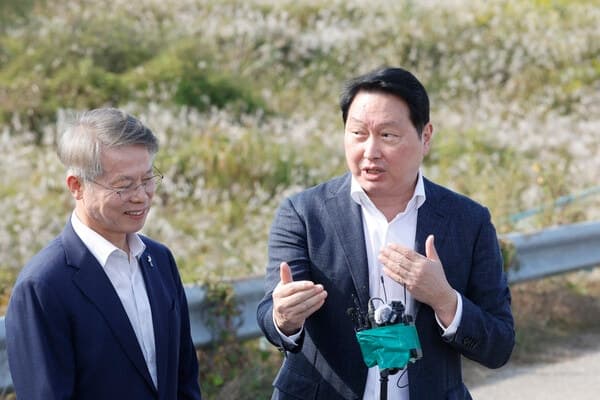 최태원 SK 회장, 광주 군공항 찾아 “호남 반도체 클러스터 속도전”