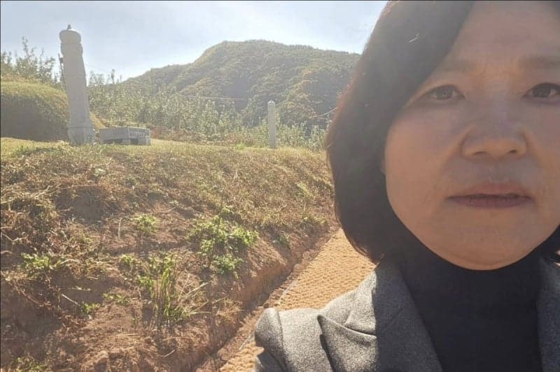 이진숙 의원, 이재명 대통령 부모 묘소 찾아 "법 위에 있나" 농지법 위반 의혹 제기