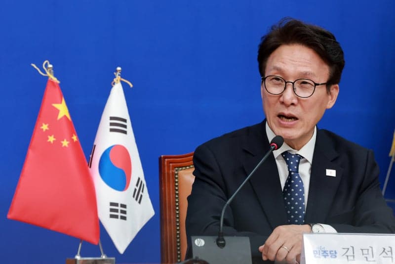 민주당 지지율 최저치 추락에도 국민의힘은 반사이익 없이 20%대 정체
