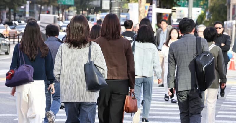 30도 늦더위 13일 전국 비에 꺾인다…14일부터 기온 10도 '뚝'