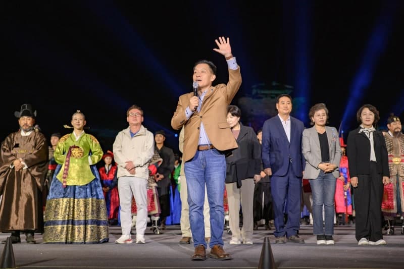 수원화성문화제 성황리 폐막…이재준 시장 '문화관광 상생도시 도약'