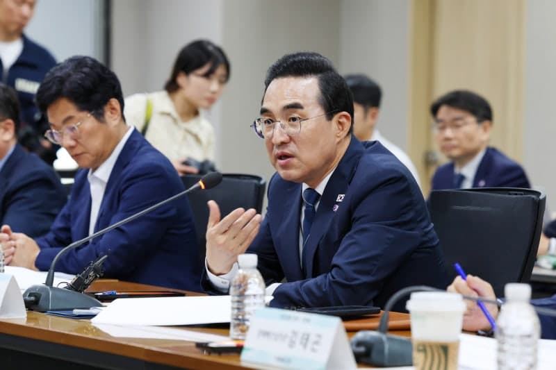 박홍근 장관 "서민금융, 단순 대출 넘어 자립 사다리로…국회서 예산 핀셋 검토"