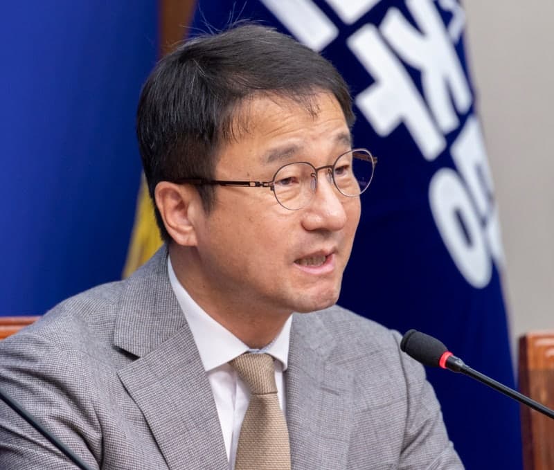 한병도 "국민의힘, 대통령 부모 묘소까지 정쟁 소재로 삼는 막장 정치"