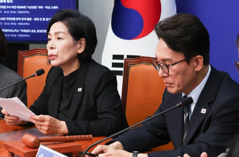 대통령 골프 논란에 민주당 보고 받고 지시했다 반박…주진우는 특검 예고
