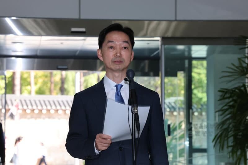김지용 중대범죄수사청장 후보자, 尹과 10년 사적 만남 부인하고 다주택 해소 나서
