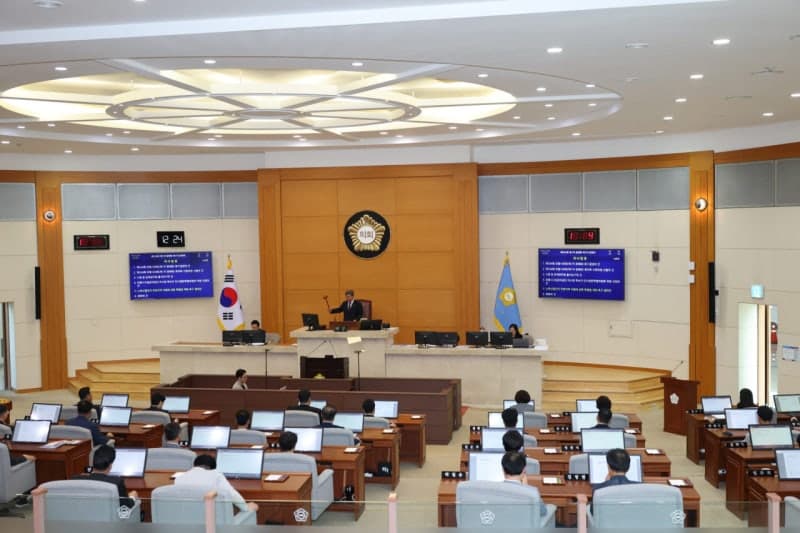 포항시의회, 제10대 첫 정례회 개회…노후산단 지원 특별법 제정 촉구