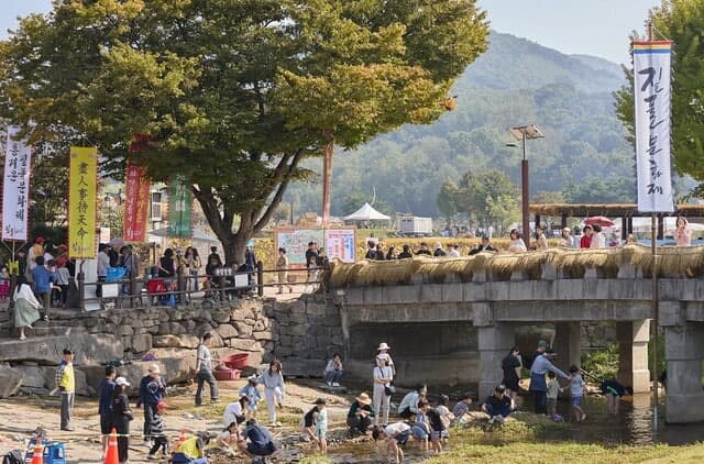 아산 외암마을 짚풀문화제 16일 개막…전통 농경문화와 드론쇼의 조화