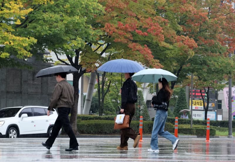 북서쪽 찬 공기 유입에 서울 아침 9도 급락…출근길 찬 바람 쌩쌩