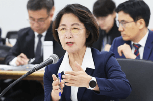 추미애 경기도지사, '여의도지사' 대권 행보 의혹에 "빚내서 인심 썼을 것" 반박