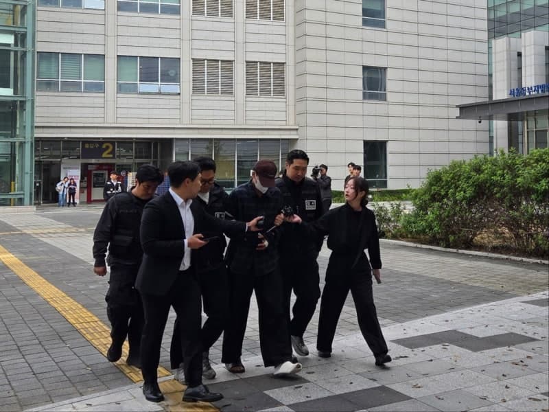 장모 살해 후 아내 납치한 20대 남성, 구속심사 출석해 침묵