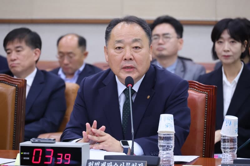 헌재 사무처장 "대법관 재제청 권한쟁의심판, 각하 가능성 있다"