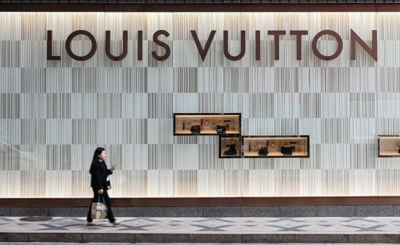 중국서 상표권 승리한 LVMH, 매출 5% 감소에 주가 40% 급락