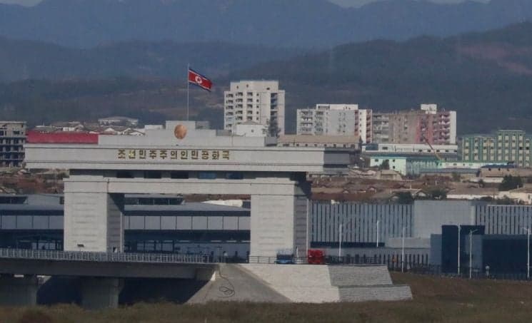 北 탄도미사일 섞어쏘기 도발…美 태평양사령부 '즉각적 위협 아냐'