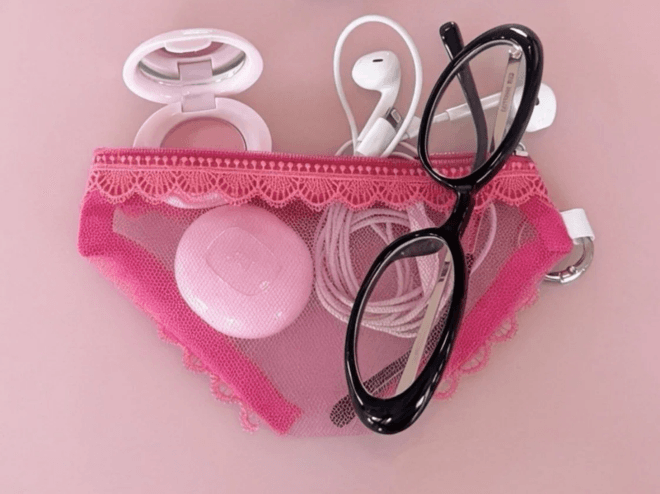 뷰티 브랜드 투크, 여성 망사 속옷 연상 파우치 논란에 결국 사과