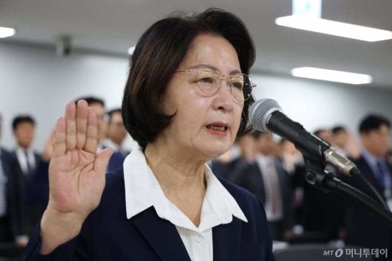 "도정보다 중앙정치 기웃" vs "소신 표명일 뿐"…추미애 경기도 국감 공방