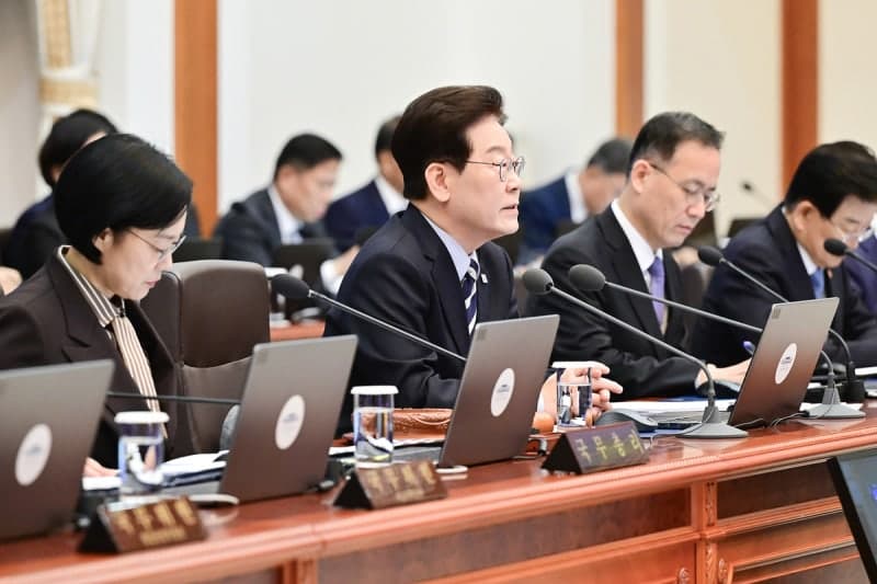 이재명 대통령, 고금리 장기화 대비 '연체채권 정부 직접 매입' 제안