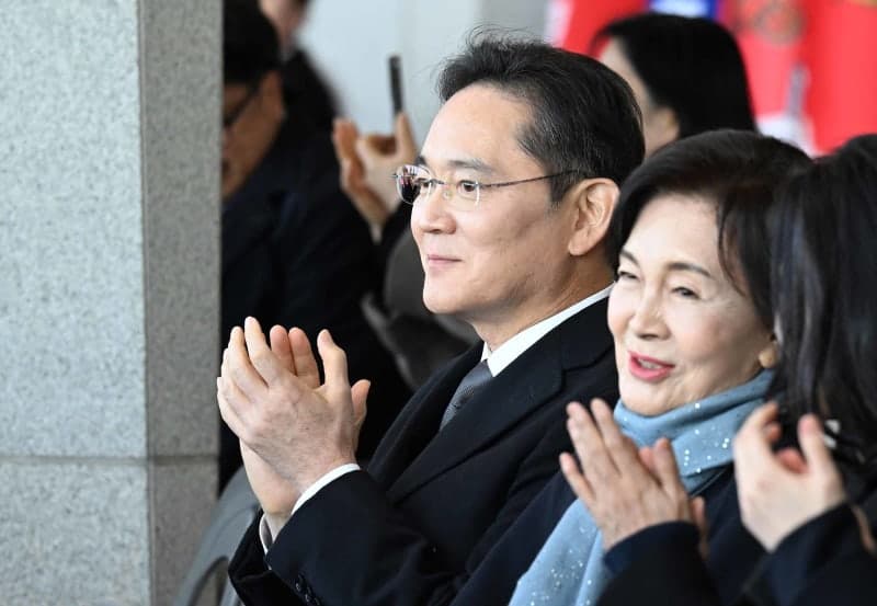 홍라희, 이재용 회장에 삼성전자 주식 2.6조 증여…지분율 1.75% 확대