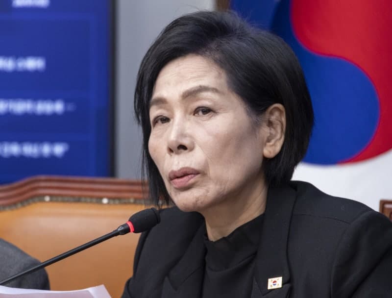 최민희 '민주당 지지율 처참'…핵심 지지층 이탈에 김민석 리더십 비상