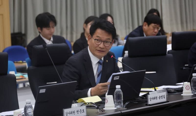 송영길 "이재명 대통령 향한 내부 비판 멈춰야…권양숙 여사도 우려"