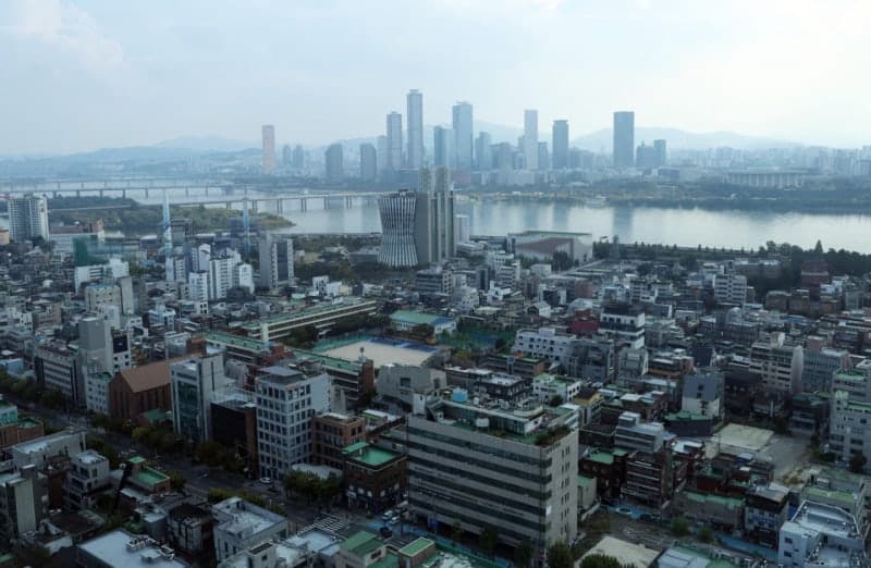 서울 분양 전망 3개월 만에 기준선 회복…전국은 2개월 연속 하락