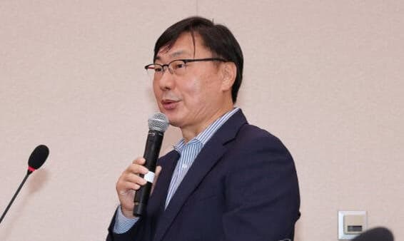 이화영, '쌍방울 대북송금' 확정판결에 재심 청구 나선다
