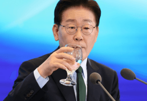 이재명 대통령 국정운영 지지율 34.9% '역대 최저'…전 연령대 부정 우세